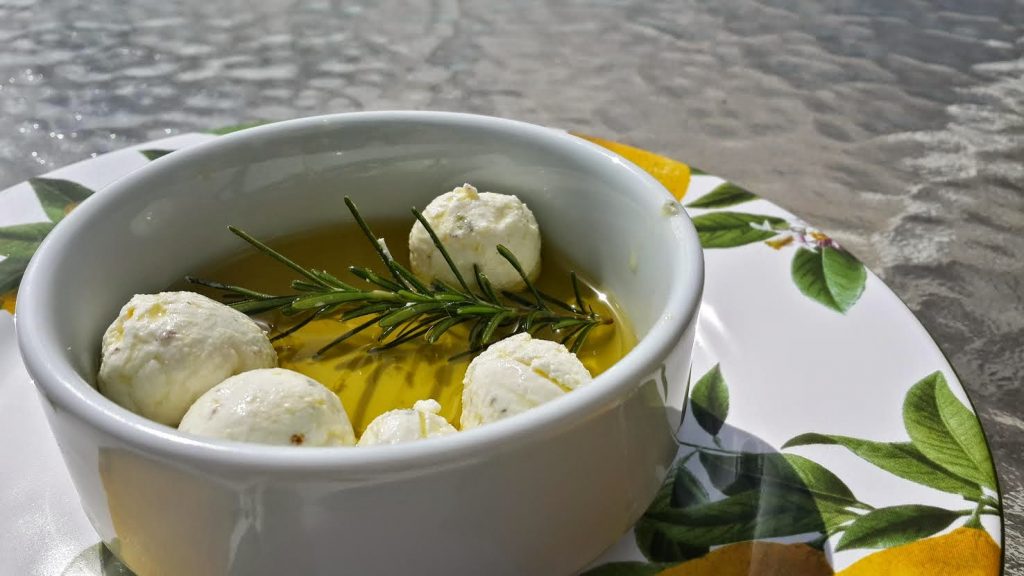 Terrine de queijo com mel e amêndoas Requintada e saborosa Simples