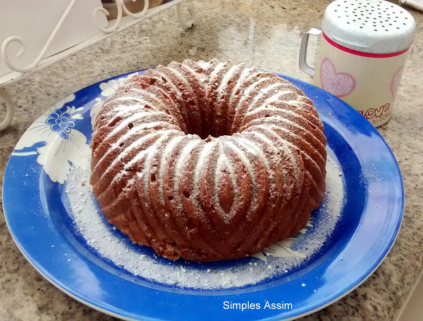 Bolo de banana, laranja e maçã