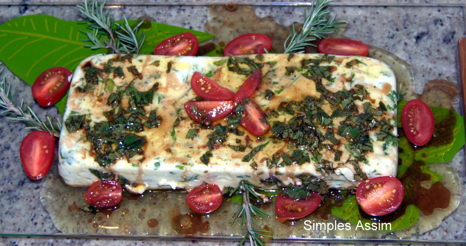 Terrine de queijo com mel e amêndoas Requintada e saborosa Simples