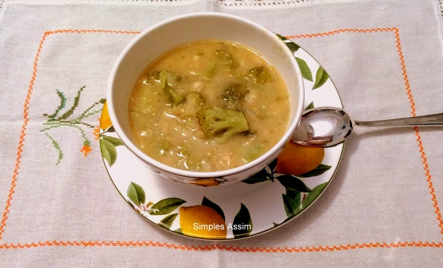 sopa de brócolis e feijão branco