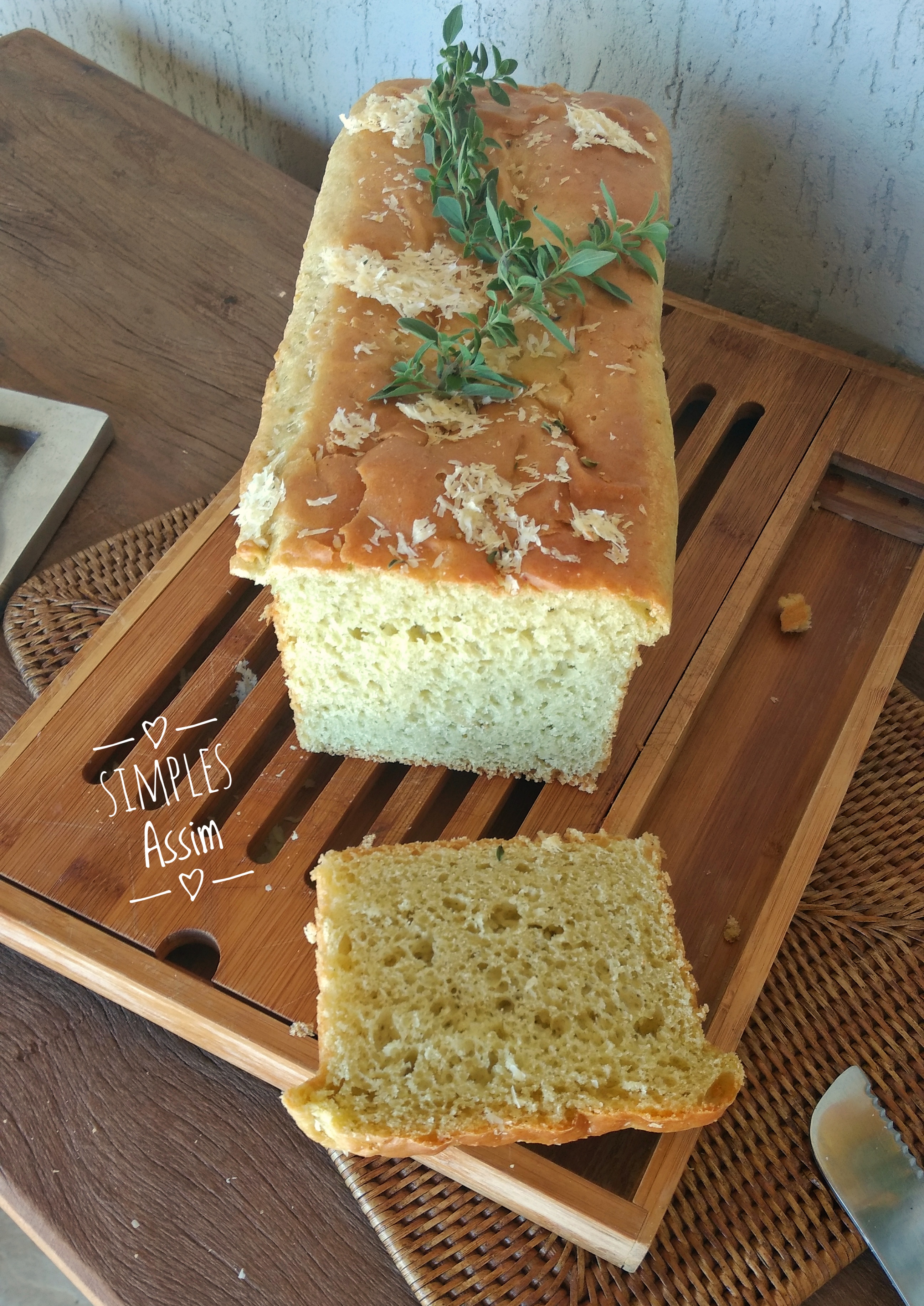 Esse pão aromático é fácil de preparar, todo feito no liquidificador com poucos ingredientes.