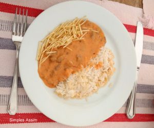 estrognofe de carne na panela de pressão