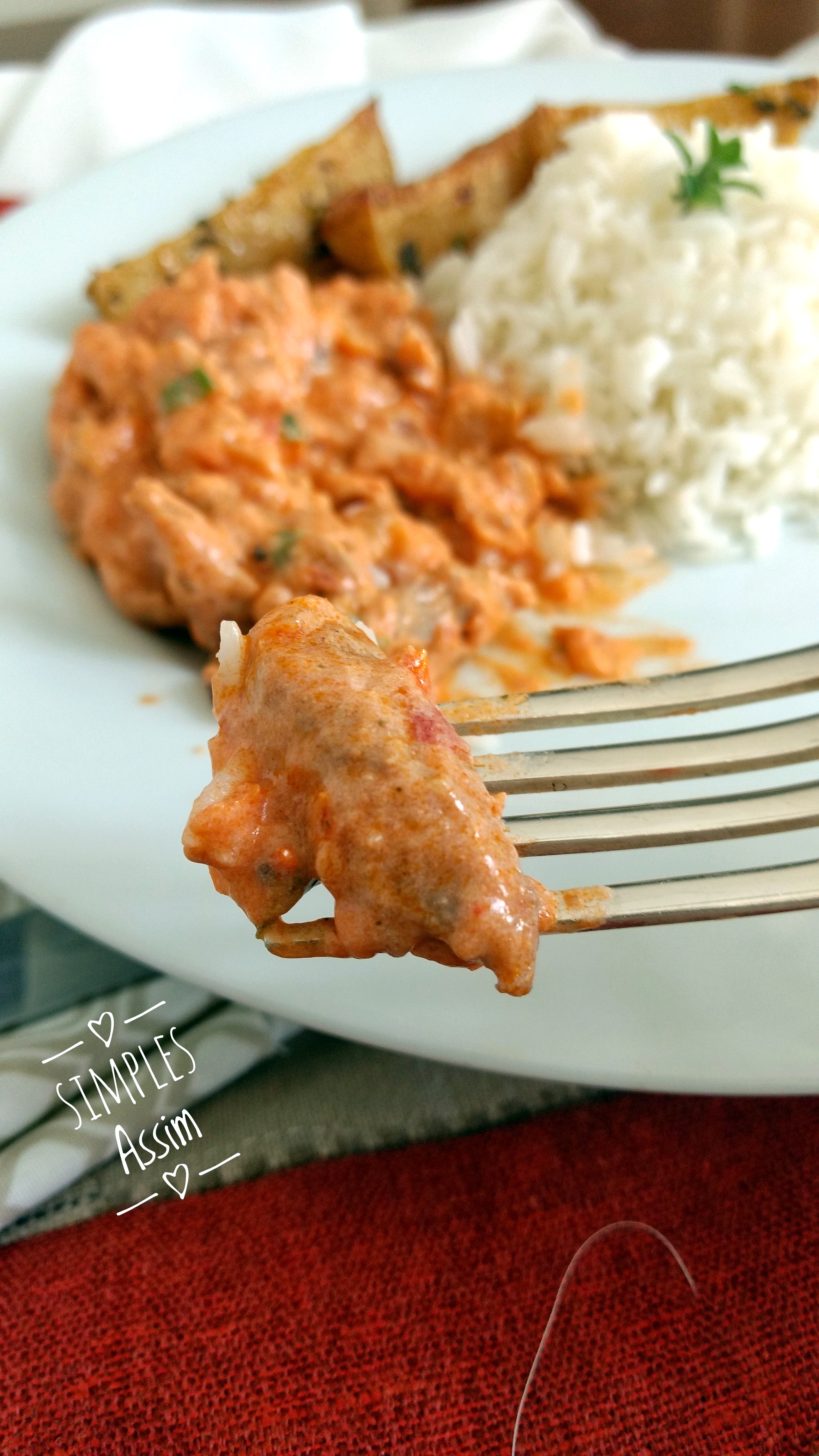 Essas iscas de mignon suíno são super fáceis de fazer e levam , ainda, molho de tomate, creme de leite e cerveja no molho.