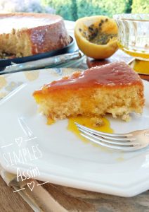 Bolo de maracujá com calda é delicioso e agrada a muitos paladares.