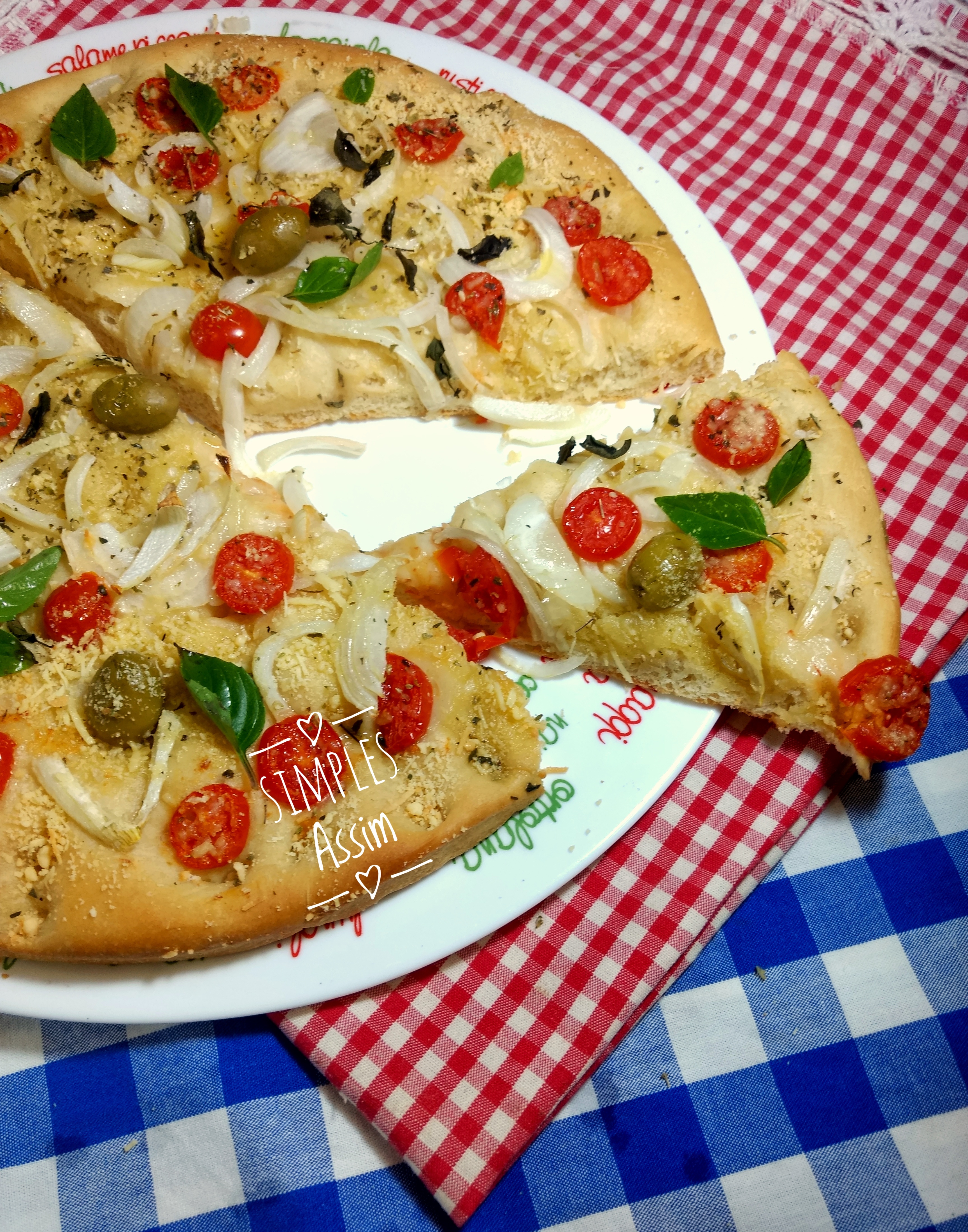 Chamei essa focaccia de simples asism porque ela é muito fácil de preparar, além disso muito gostosa.