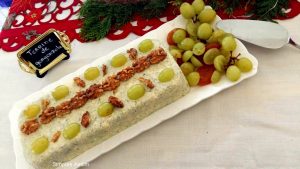 Essa Terrine de mascarpone, gorgonzola, damasco e pistache é uma deliciosa entrada para o Natal