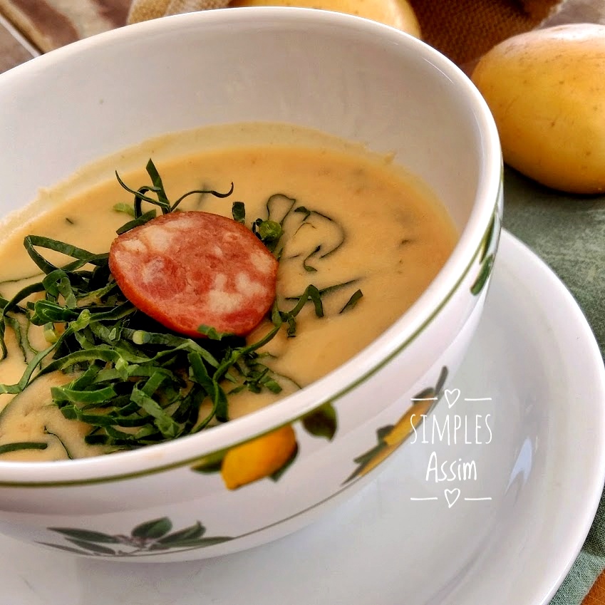 Sopa cremosa de batata e bacon