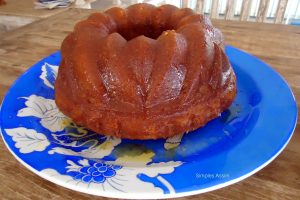 Esse bolo de laranja com whisky é super aromático e muito gostoso