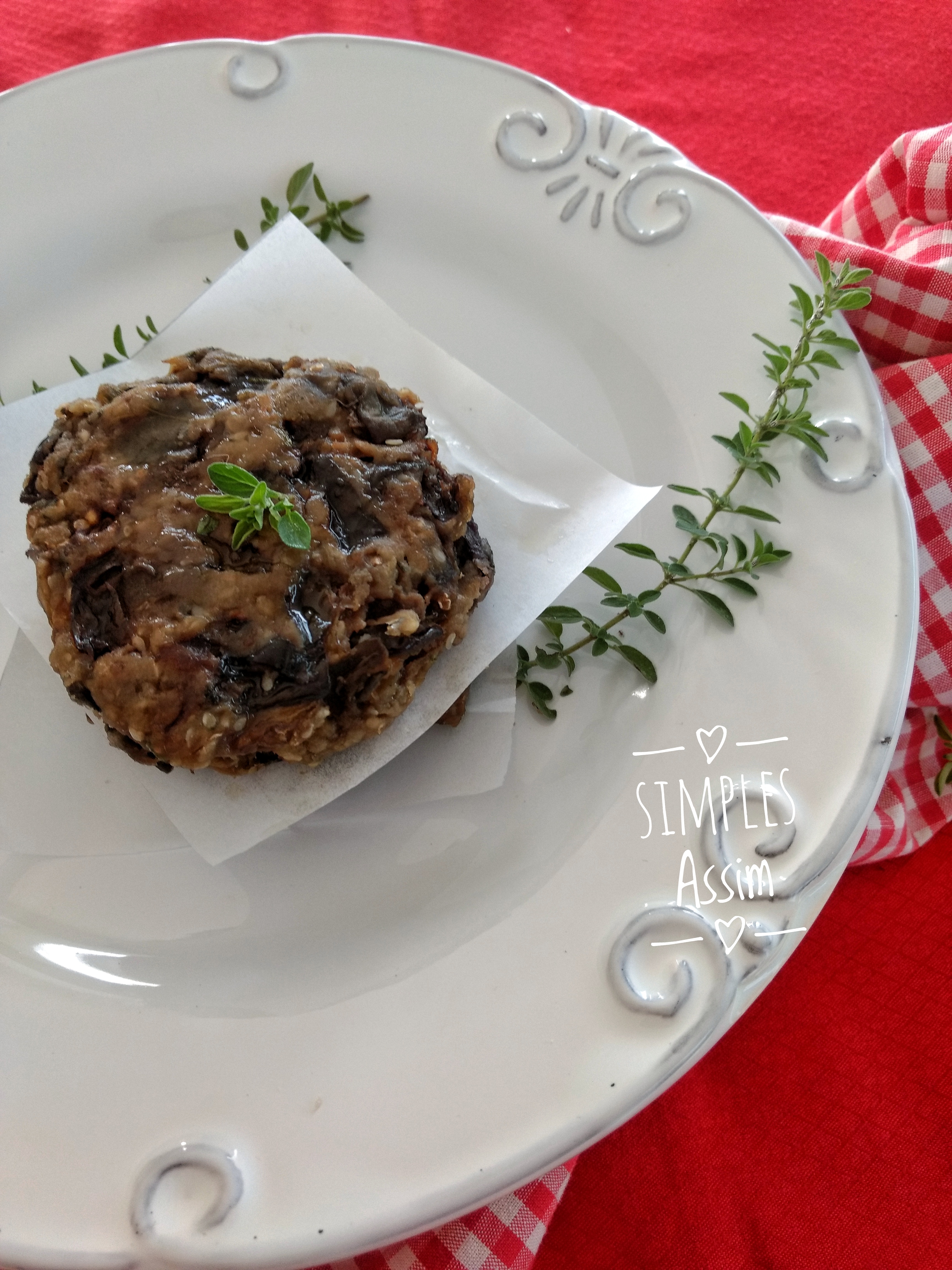 A receita desse hamburguer de bernjela é fácil e muito gostosa.