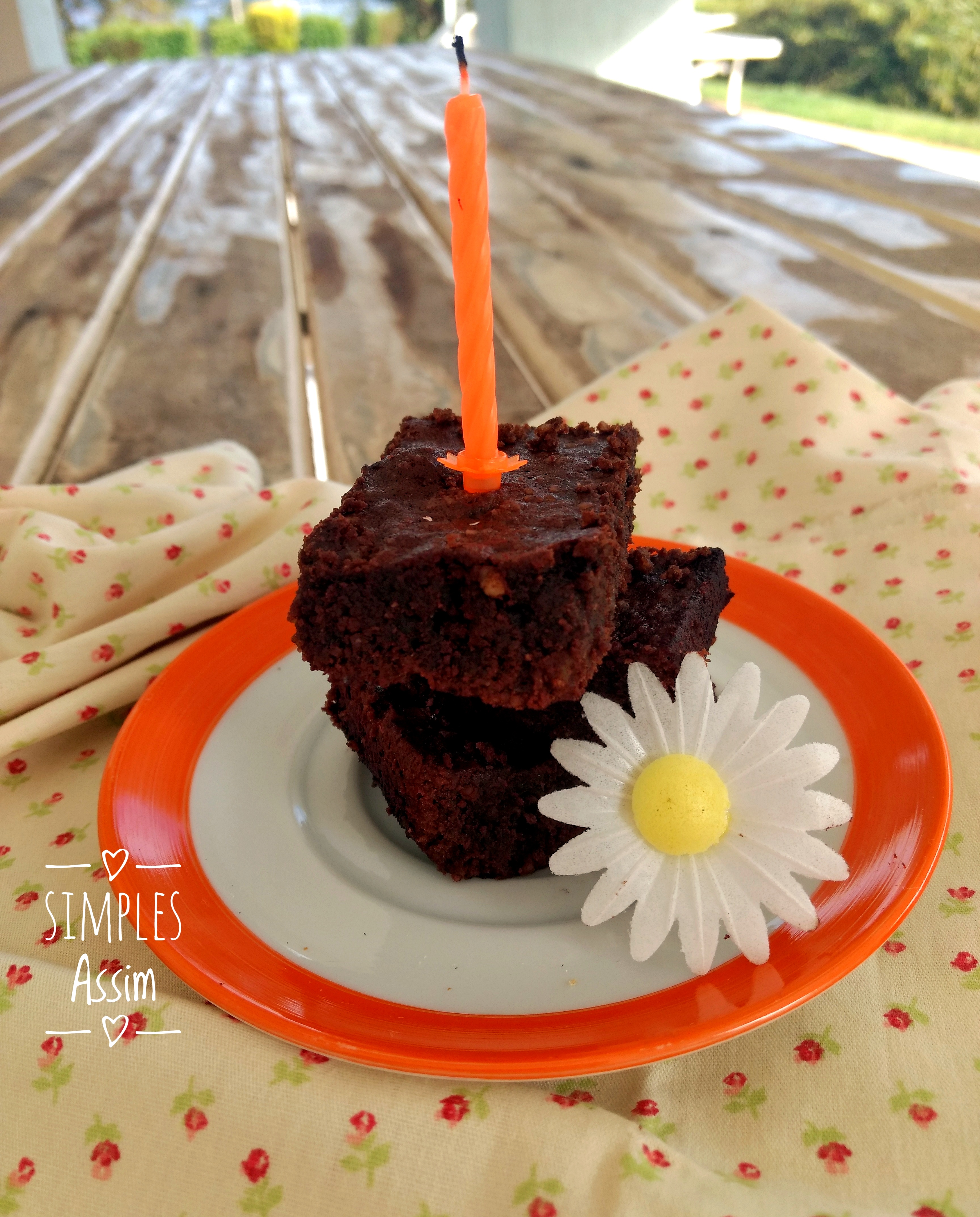 Esse Brownie sem açúcar e sem farinha fica delicioso e é fácil de fazer.