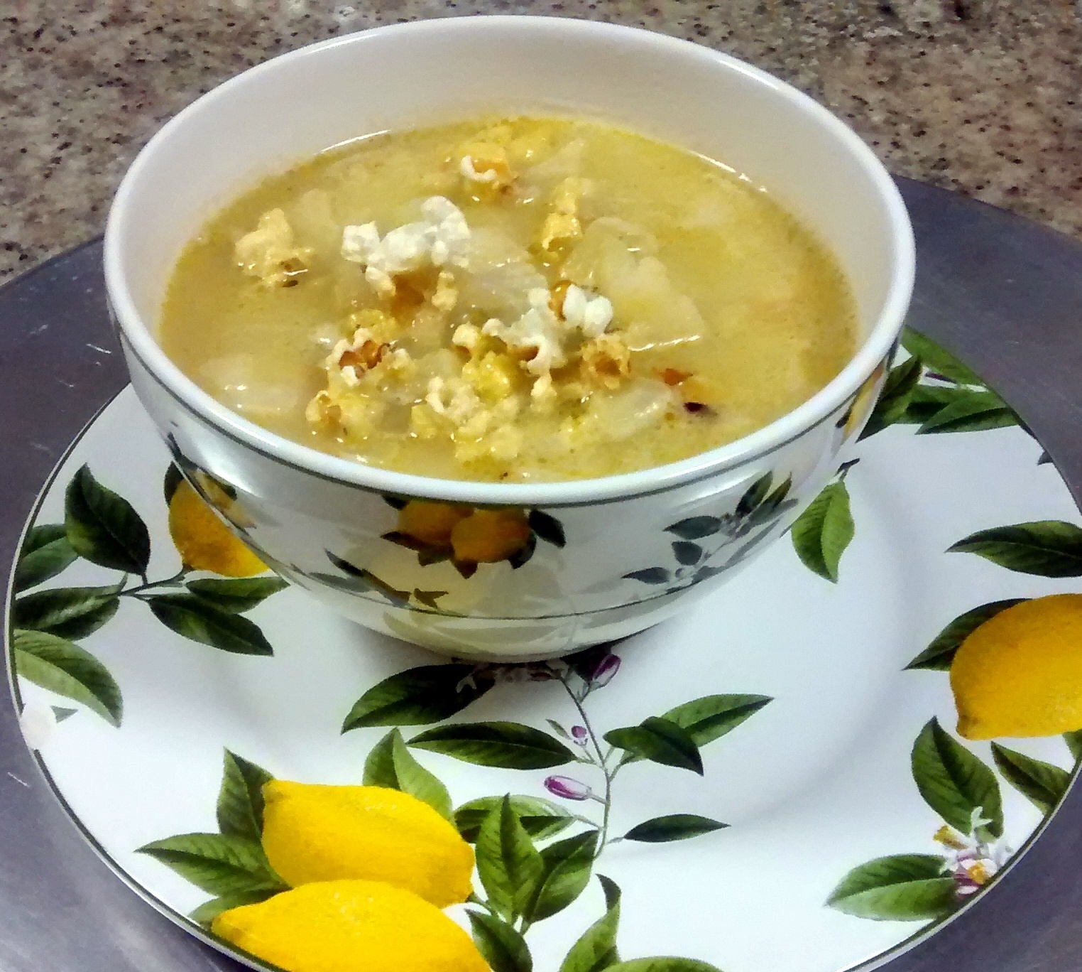 Essa sopa de couve-flor com gorgonzola é muito gostosa e nutritiva