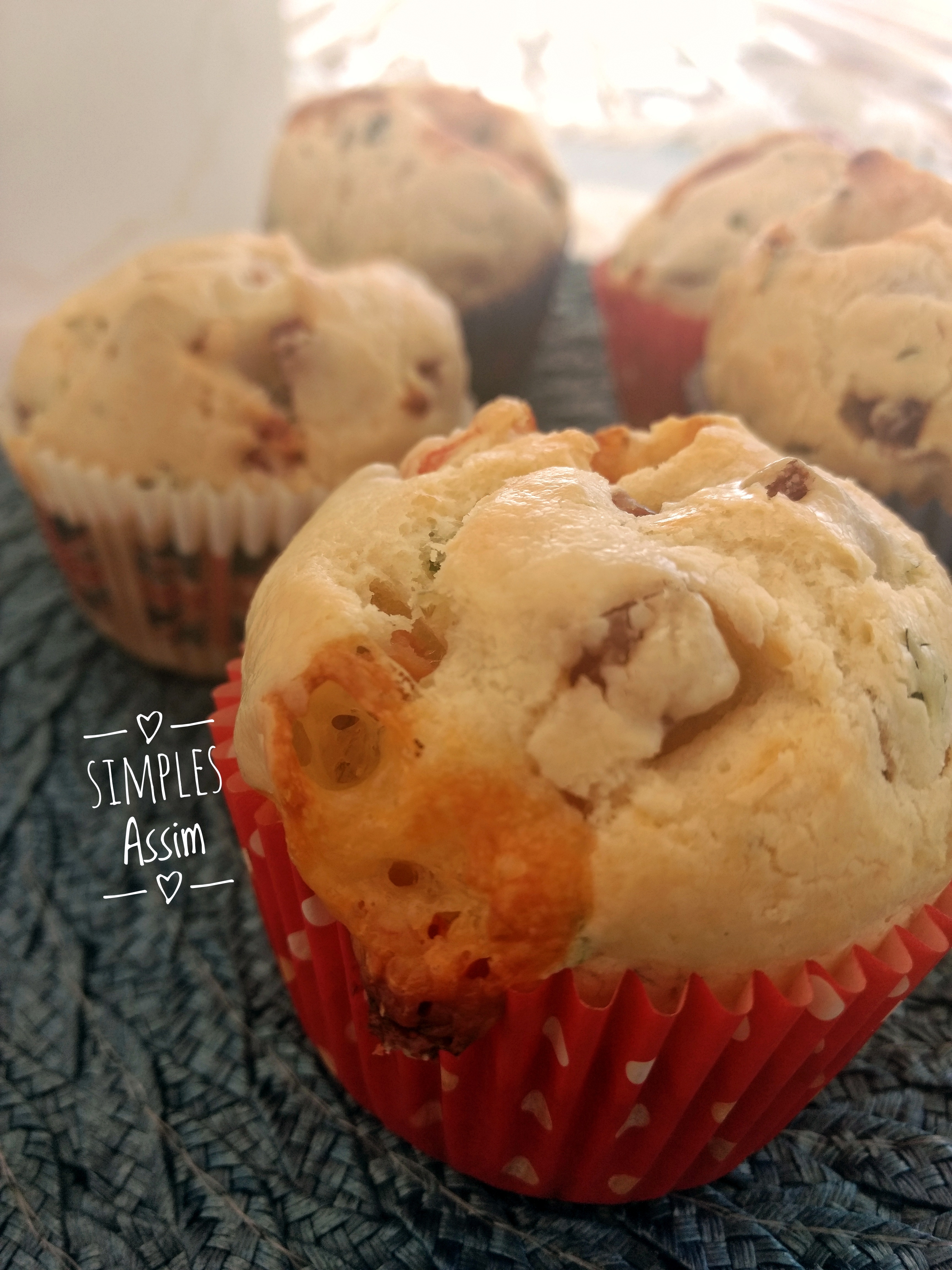 Esses muffins de calabresa sem glúten ficam deliciosos