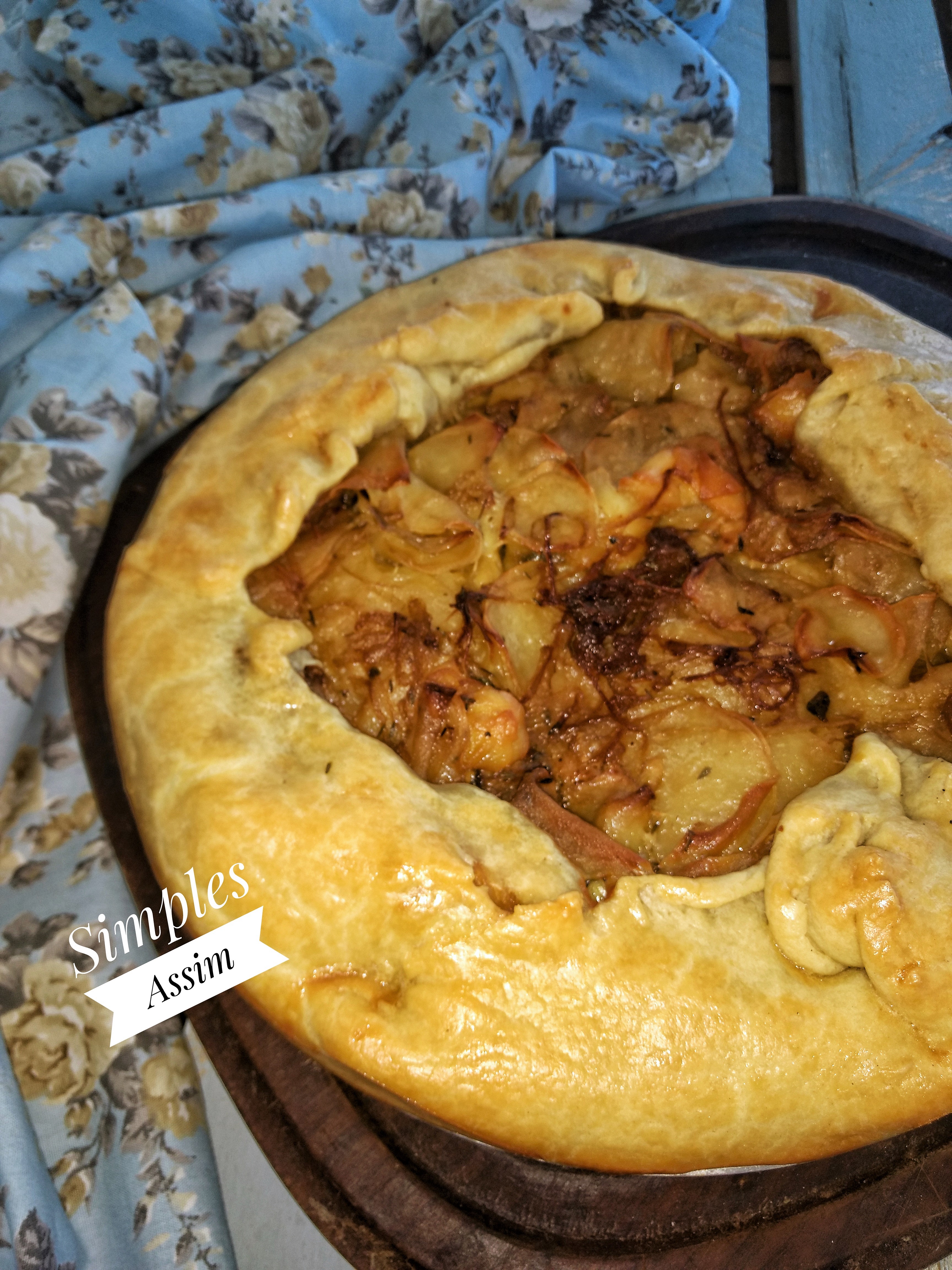 Essa Galette de cebolas e batatas é fácil de fazer e muito gostosa
