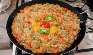 Essa Paella vegetariana é uma deliciosa opção para a segunda sem carne.