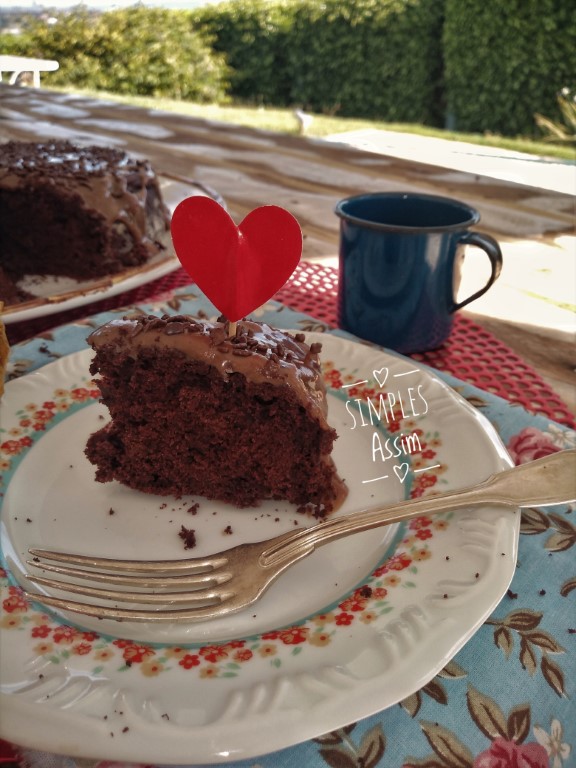 Esse bolo de chocolate lowcarb é fácil de fazer e muito gostoso.