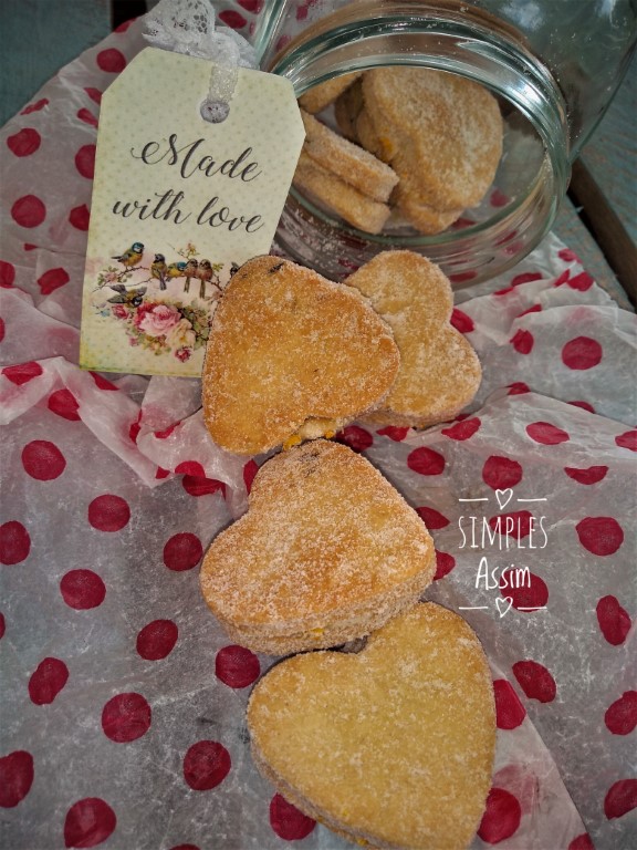 Esses Biscoitos amanteigados com ganache de limão siciliano são deliciosos