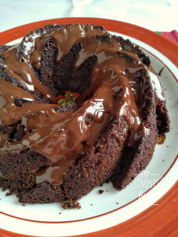 Esse Bolo de chocolate com banana low carb é saudável e muito gostoso.