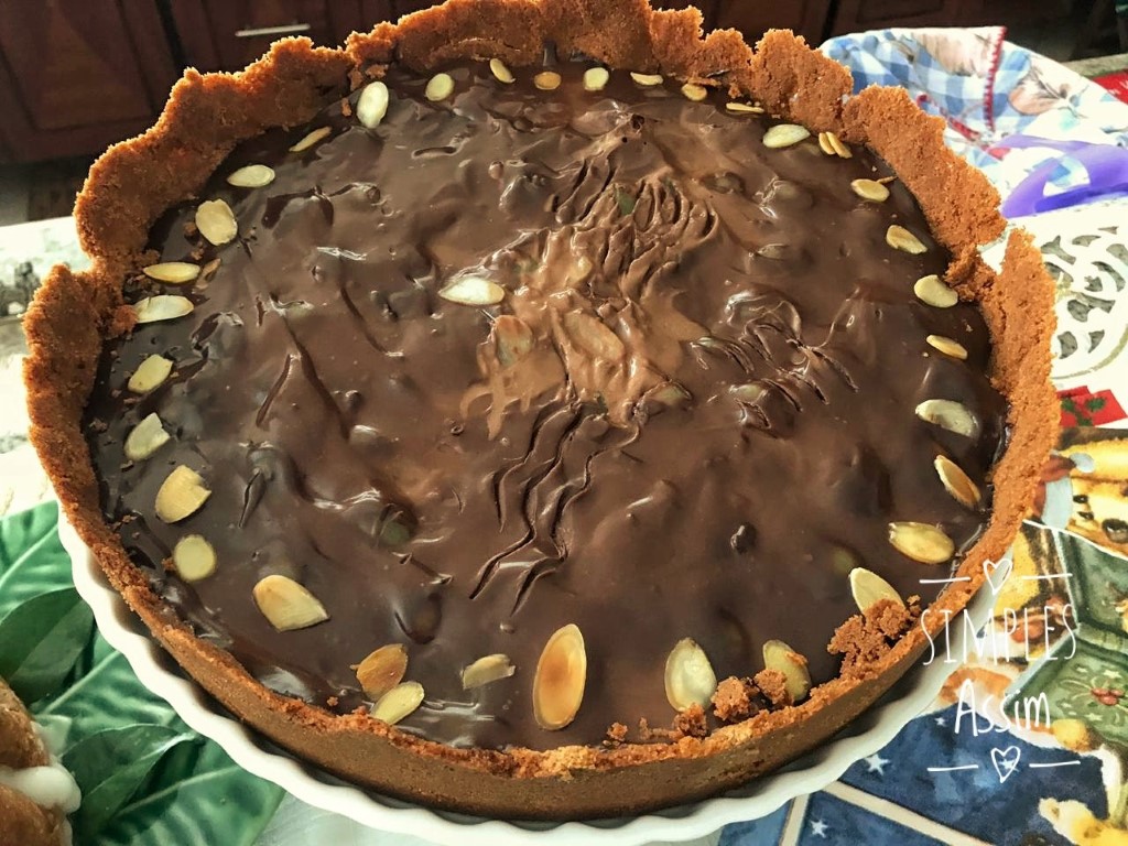 Essa Torta de brigadeiro branco e uvas é uma ótima sobremesa para a Páscoa