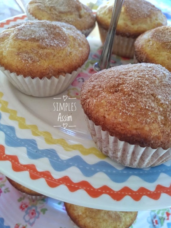 Esse bolinho de chuva assado é facil de fazer e fica bem gostoso