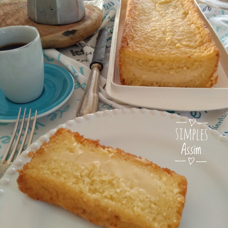 Esse Bolo de mandioca com requeijão é delicioso e fácil de fazer