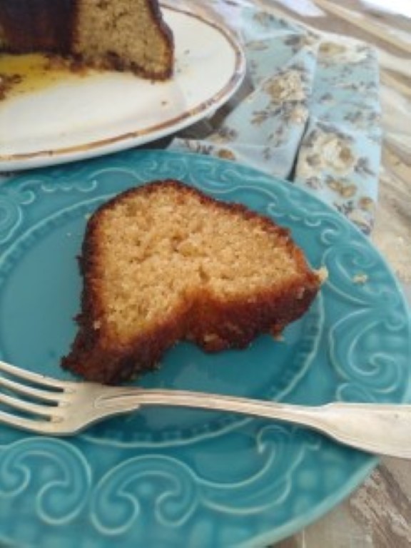 Esse Bolo bundt de laranja e amêndoas é um dos melhores que já fiz.