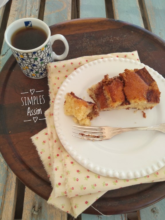 Esse Bolo de banana e canela fica fofinha e muito gostosa.