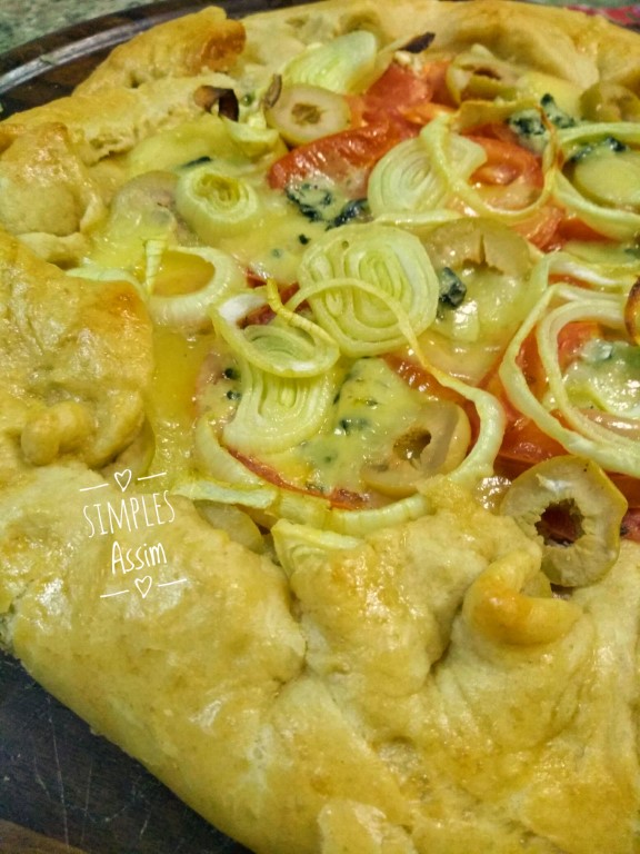 Essa Torta rústica de tomate e requeijão é parecida com pizza, muito gostosa.