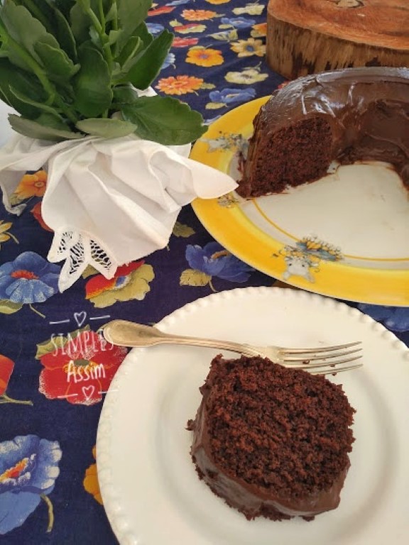 Esse bolo de chocolate sem glúten é o melhor que já fiz.