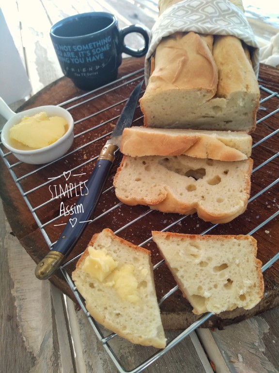 Esse Pão fácil sem glúten é feito com 3 tipos de farinhas.