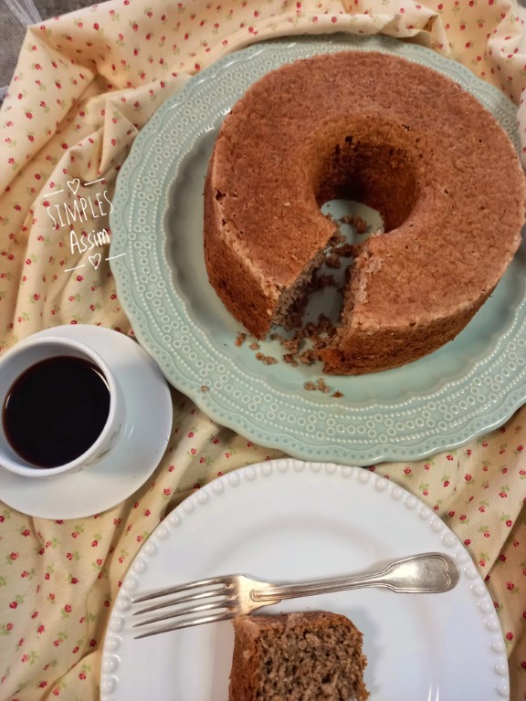 Esse Bolo de banana com aveia e sem açúcar é saudável e muito gostoso.