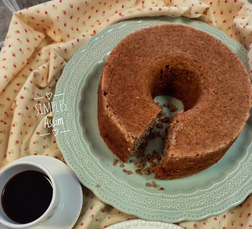 Esse Bolo de banana com aveia e sem açúcar é saudável e muito gostoso.