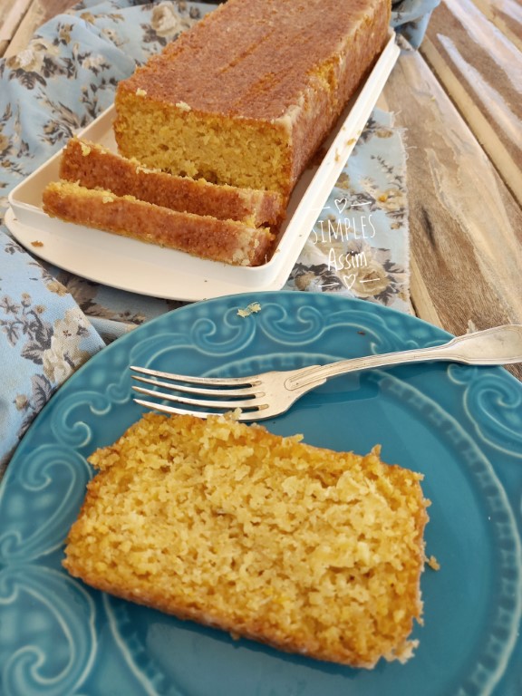 Esse Bolo de milho sem glúten é muito gostoso e fica bem macio.