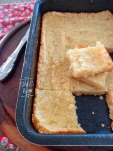 Esse Bolo de caroço do Piauí é feito com tapioca granulada e não leva glúten.